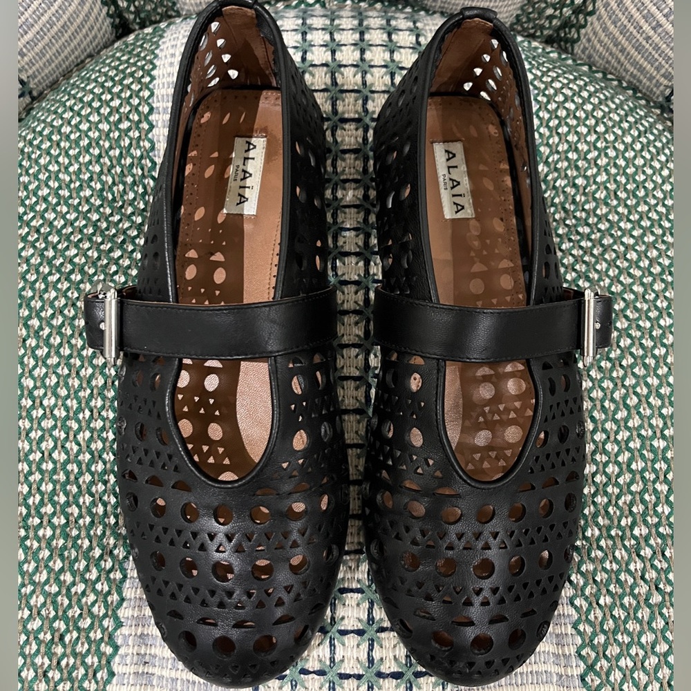 ALAIA Vienne Cutout Mary Jane Ballerina Flats